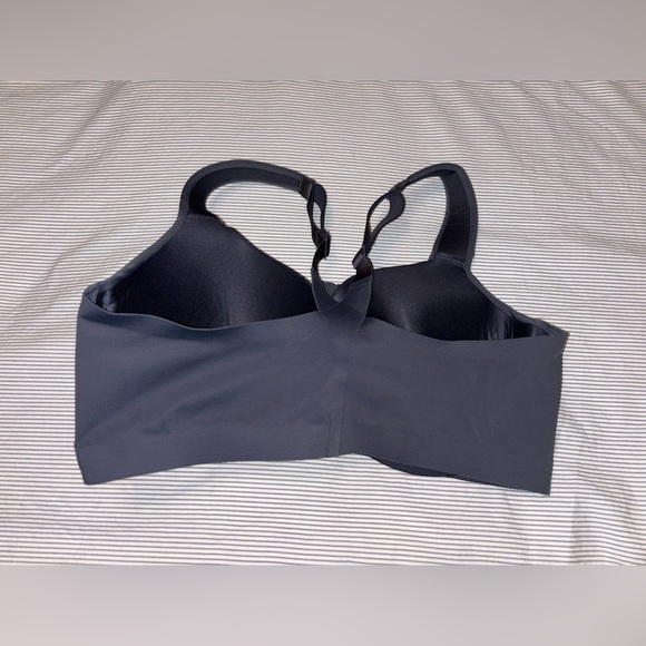 Victoria’s Secret Sports Bra - Picture 3 of 4